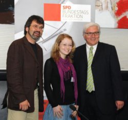 Diana Naumann mit SPD-Fraktionschef Frank-Walter Steinmeier und RenÃ© RÃ¶spel