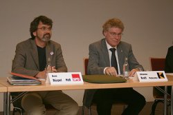 René Röspel und Moderator Johannes Kraft bei der Kolpingsfamilie